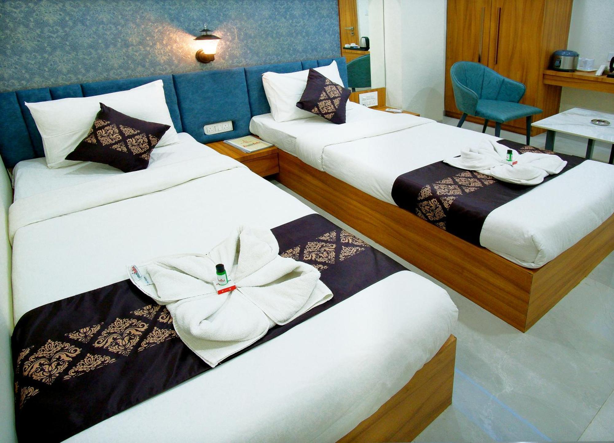 Hotel The Marion Nashik Buitenkant foto